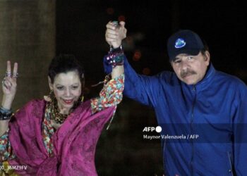 Daniel Ortega y su esposa Rosario Murillo