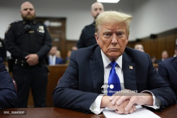 Trump ya no estará en el banquillo de los acusados