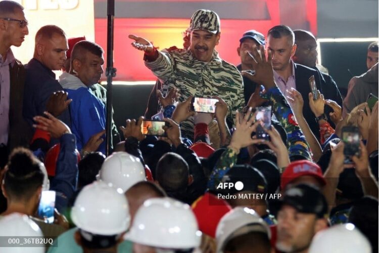Maduro en un encuentro con los 'colectivos' civiles