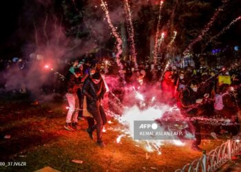Los manifestantes se enfrentaron a la Policía