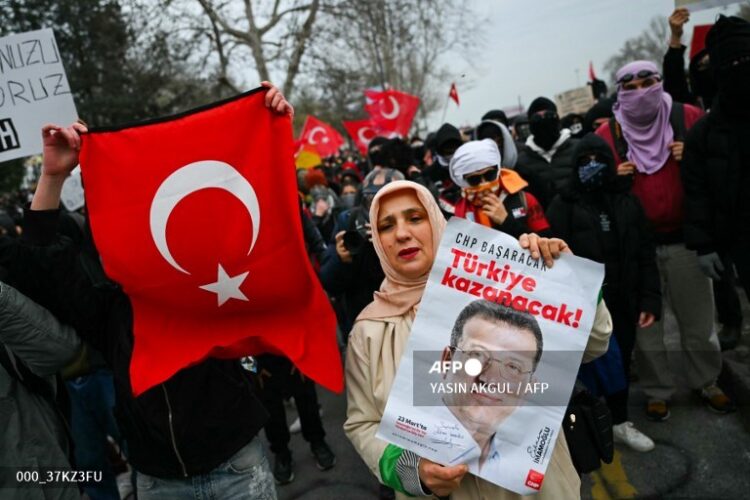 Manifestaciones masivas en Estambul