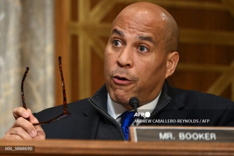 Cory Booke, criticó las medidas impulsadas por Trump