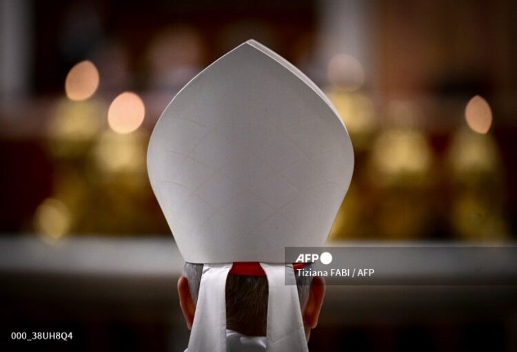 El papa Francisco está mejor y podría aparecer en público el domingo