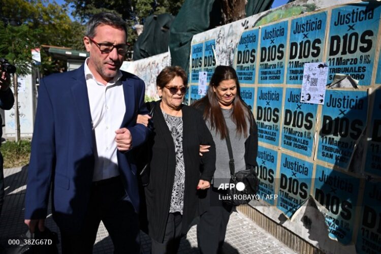 Ana María y Claudia Maradona , hermanas de Diego