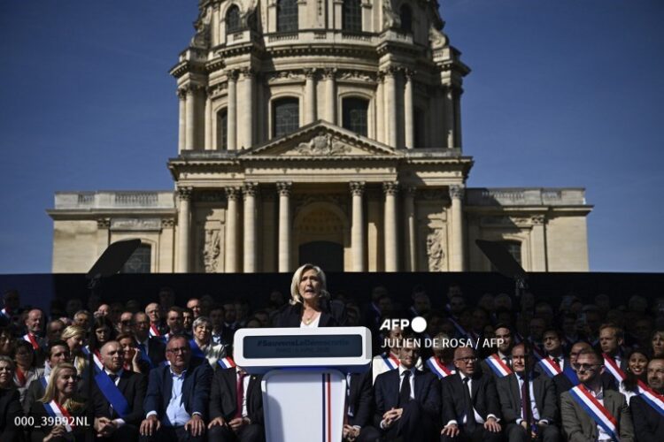 Le Pen agradeció el apoyo