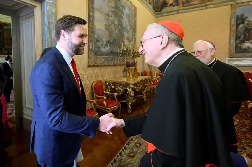 JD Vance fue recibido por el cardenal Pietro Parolin