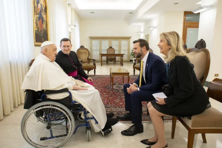 El encuentro entre el Papa y JD Vance fue breve