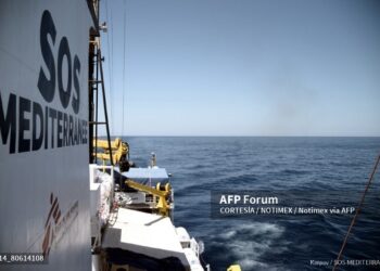 Un barco francés fue al rescate