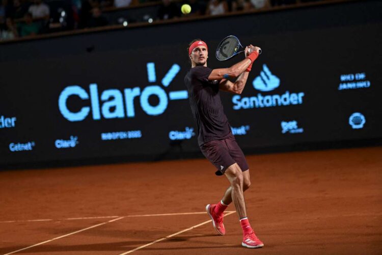 Zverev cumple con lo justo y avanza a octavos del ATP de Rio, que despide a Fonseca