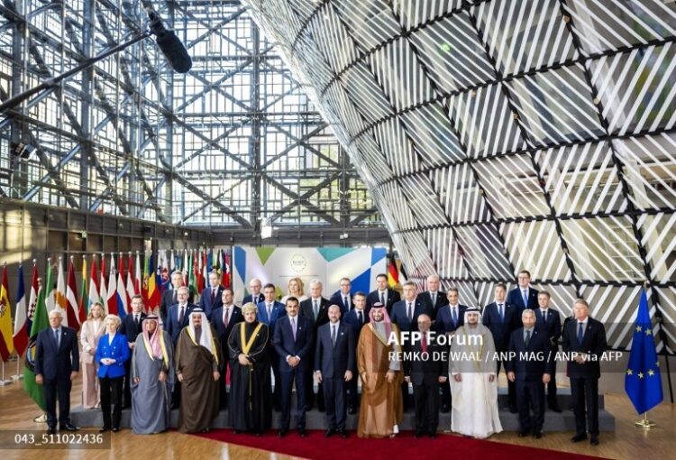 Inició la cumbre en Bruselas