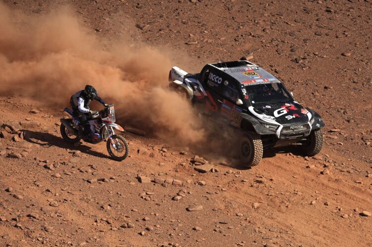 Benavides y Al-Attiyah se acercan al podio tras ganar la 9ª etapa del Dakar