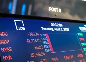 Wall Street abrió este viernes a la baja
