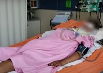 Una mujer fue hospitalizada tras recibir una brutal golpiza por su pareja.