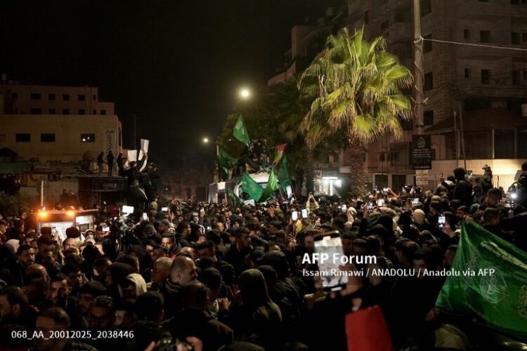 La gente abarrotó la plaza central del Gaza