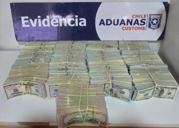 Aduana chilena se incauta de más de un millón de dólares en un bus boliviano.