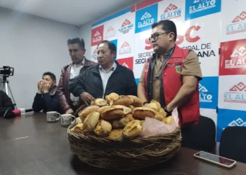 Reunión entre la Alcaldía de El Alto y el sector panificador. FOTO: GAMEA