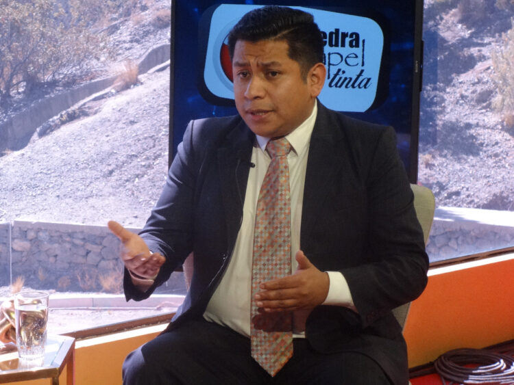 Quino niega contrato y pago con alguna empresa por la valla de ‘Andrónico Bicentenario’