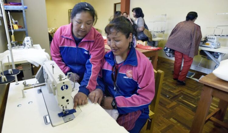 Las mujeres trabajadoras tienen media jornada de asueto por el Día Internacional de la Mujer.