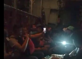 Evo Morales denuncia que el Gobierno traslada "barras bravas" para emboscar la marcha.