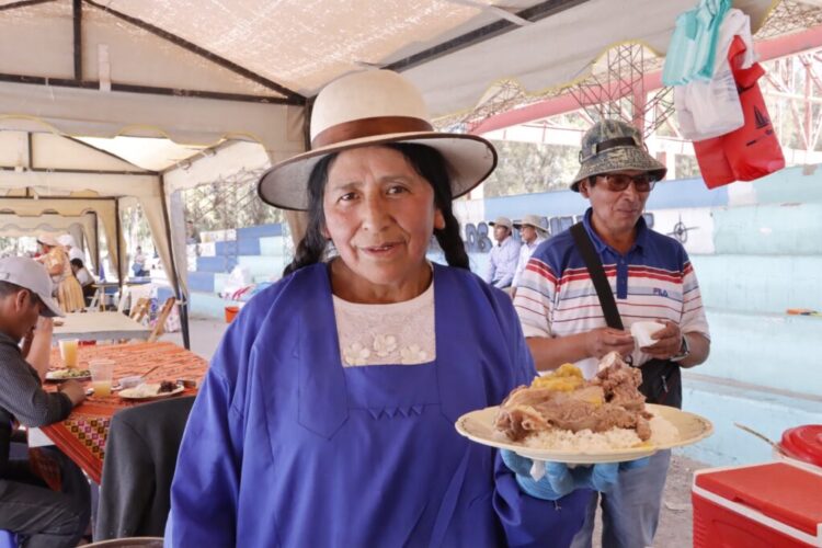 En una feria se disfrutó de una variada oferta gastronómica