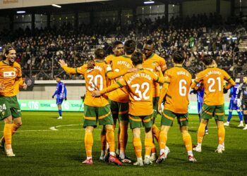 El Valencia gana al Ourense y es el primer equipo en cuartos de Copa del Rey