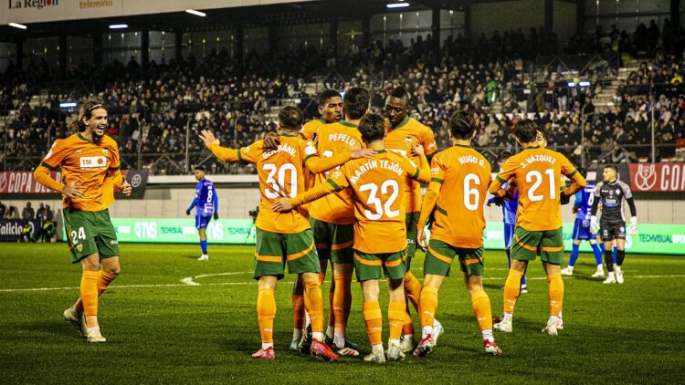 El Valencia gana al Ourense y es el primer equipo en cuartos de Copa del Rey
