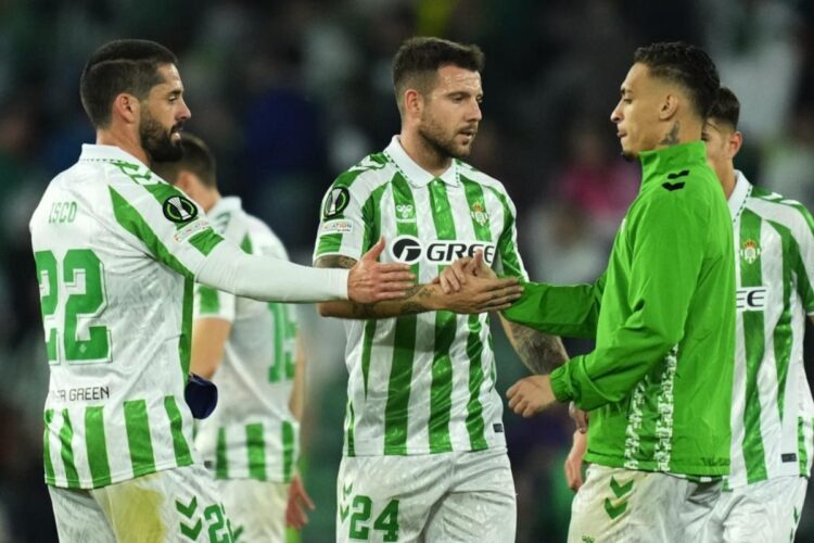 Betis pasa a octavos en Conference League pese a caer en casa con Gante