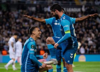 Betis avanza a cuartos en la Conference League con una goleada en Portugal