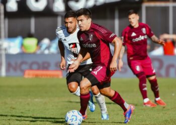 River se enreda y no puede con el modesto Riestra en el torneo Apertura argentino