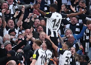 Newcastle gana la Copa de la Liga Inglesa al vencer 2-1 al Liverpool