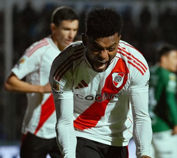 Colombiano Borja vuelve al gol, pero River solo empata con Sarmiento en el Apertura argentino
