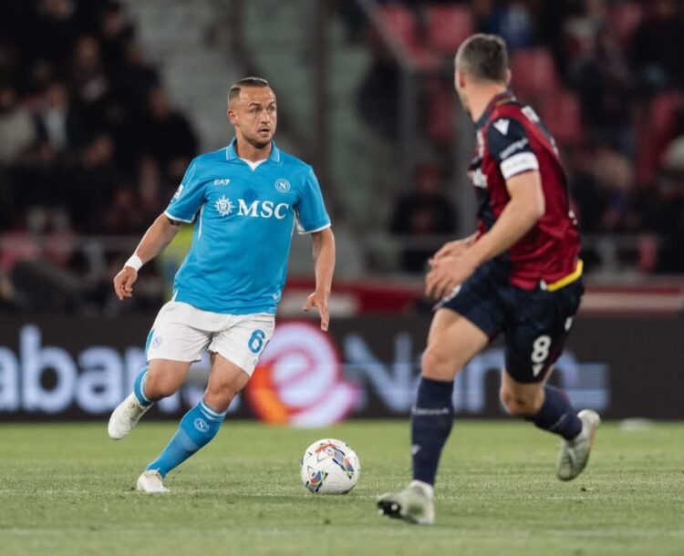 Bologna y Napoli se neutralizan, ‘statu quo’ al frente de la Serie A