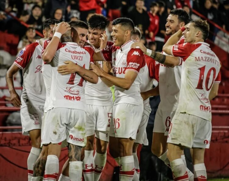Huracán deslumbra y Mushuc Runa tumba a Cruzeiro en la Sudamericana