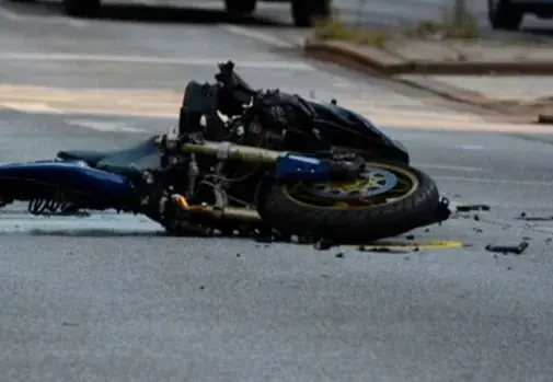 La motocicleta quedó destruida/RRSS