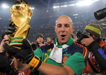 Reina se despide tras 25 años