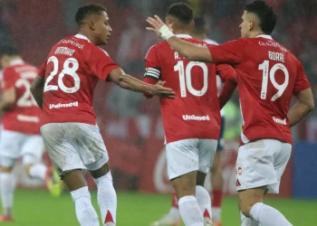 Internacional gana 2-1 al Bahia y va a octavos de la Libertadores