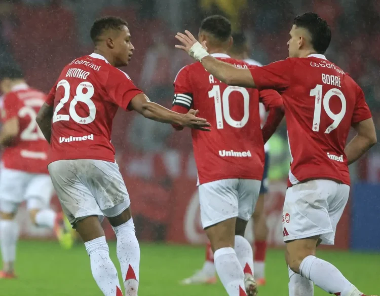 Internacional gana 2-1 al Bahia y va a octavos de la Libertadores