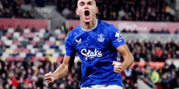 Everton ejerce opción de compra y ficha a argentino Charly Alcaraz