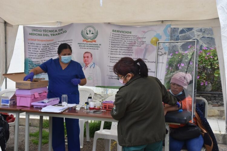 El Ministerio de Salud habilitó atención médica gratuita para trabajadores informales.
