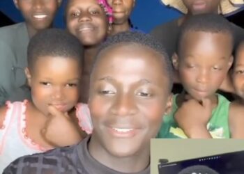 El cantautor boliviano Fabio Zambrana hará una canción con los niños de Nansana Kids de Uganda.