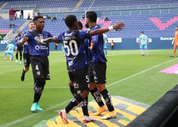 Independiente del Valle golea y arrebata el liderato a Liga de Quito
