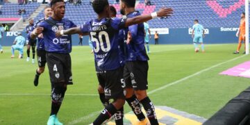 Independiente del Valle golea y arrebata el liderato a Liga de Quito