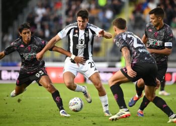La Juventus se pone líder pese a empatar, el Milan despierta por fin