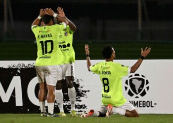 Monagas vence 2-0 a un deslucido Defensor y avanza a la segunda fase de Libertadores