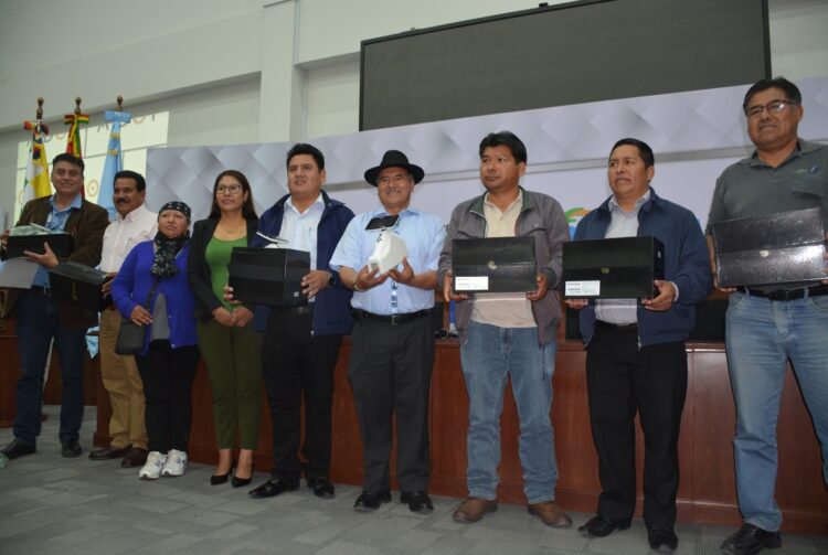 Cochabamba estrena equipos de colposcopia con IA; resultados de exámenes médicos se reducirán a 5 minutos.