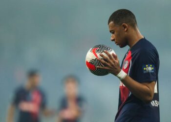 Federación Francesa de Fútbol no atiende el recurso de Mbappé en su litigio con PSG