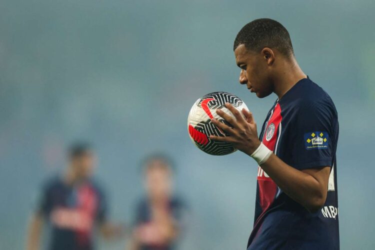 Federación Francesa de Fútbol no atiende el recurso de Mbappé en su litigio con PSG