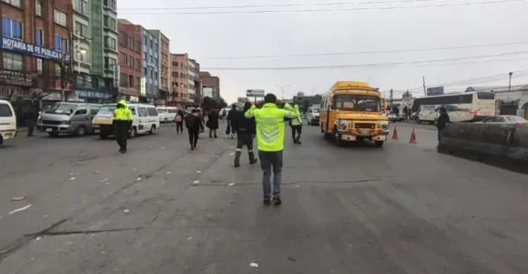 Mejora el flujo vehicular en la avenida Juan Pablo II tras implementación del reordenamiento vial. FOTO: GAMEA