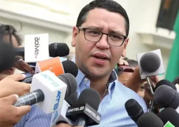 Vocero de Libre: ‘Samuel paso de 100 días a 100 vetos’