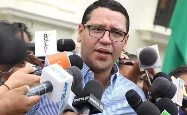 Vocero de Libre: ‘Samuel paso de 100 días a 100 vetos’